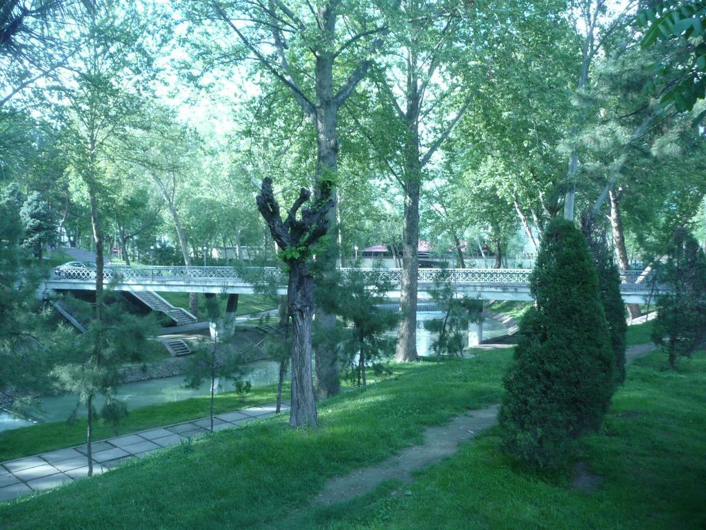 Apartment Tsentr 5 Ташкент Екстериор снимка